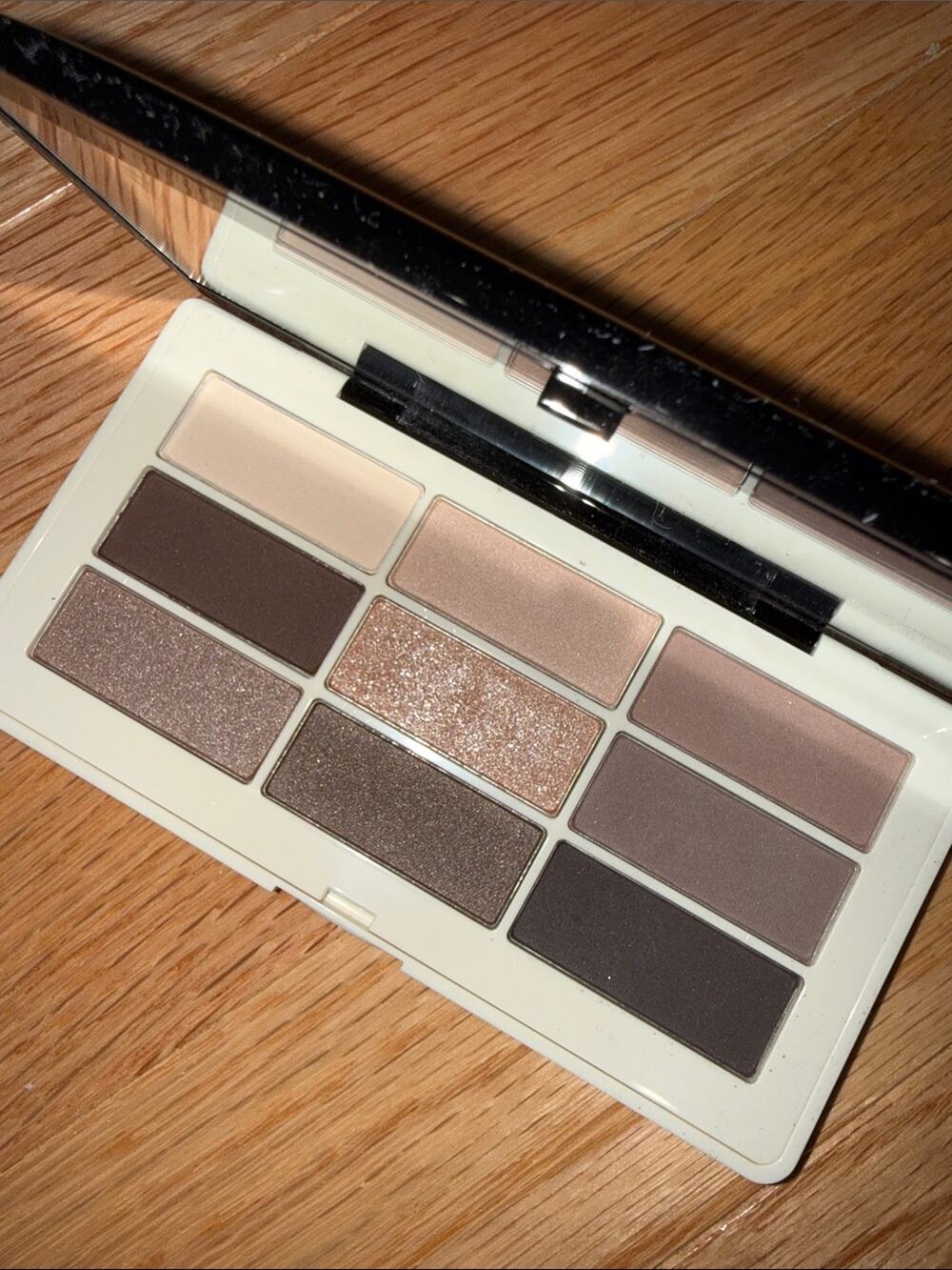 H&M New Smokey nudes eyeshadow palette